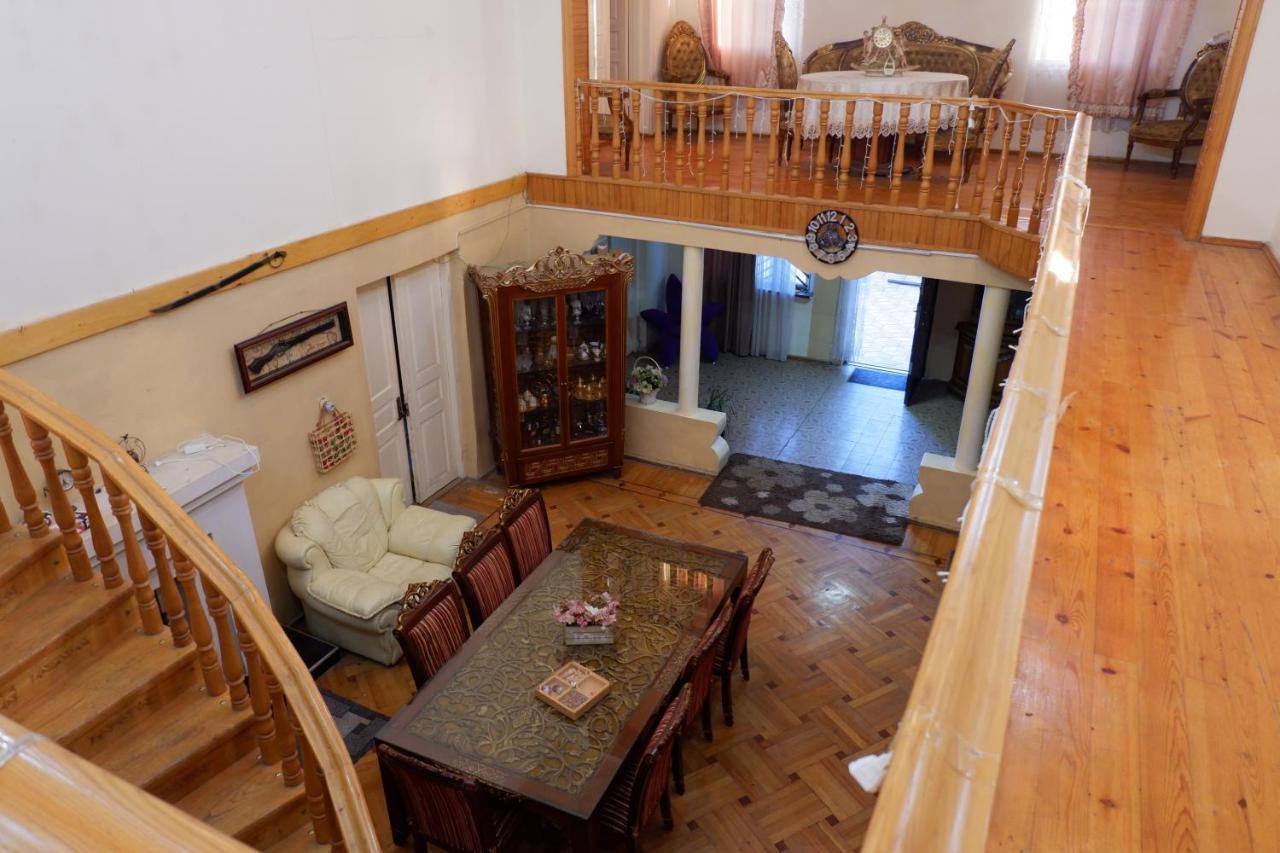Rezo'S Ranch Apartment Samtredia Bagian luar foto