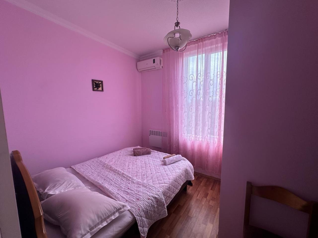 Rezo'S Ranch Apartment Samtredia Bagian luar foto